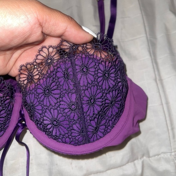 Victoria secret push up with out padding - Picture 2 of 3